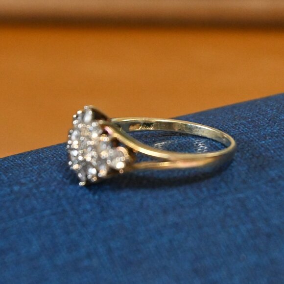 VTG Gold and Cubic Zirconia Cluster Ring Size 8 - Picture 14 of 14